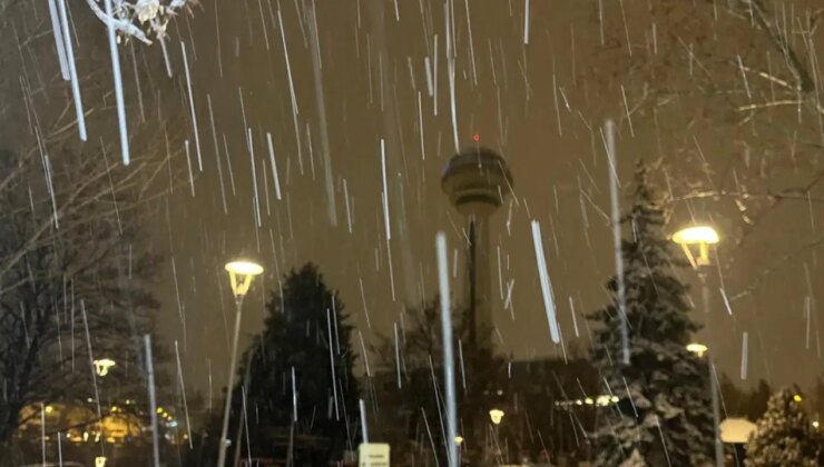 Ankara’da yeni yılın ilk gününde kar yağışı etkili oldu