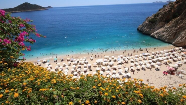 Antalya, 2025’i rekorla kapattı: 17,1 milyon ziyaretçi