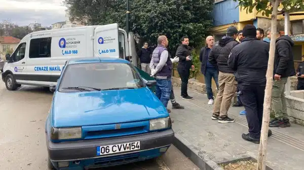 Antalya’da erkek şiddeti: Eşini ve 7 yaşındaki kızını bıçakla öldürdü!