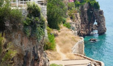 Antalya’nın simgesi falezler tehlikede: ‘Bu kaybın telafisi yok’