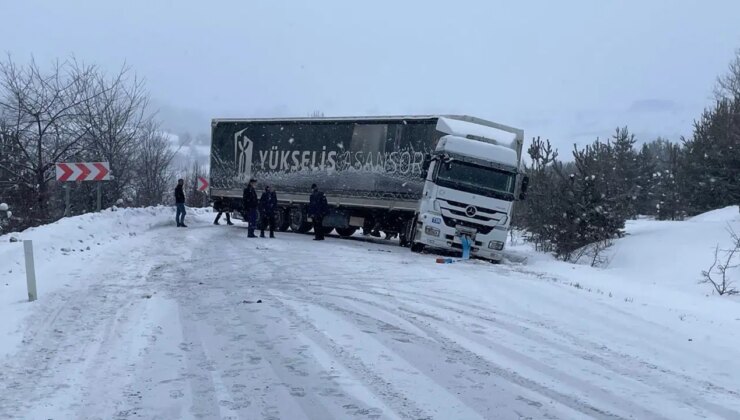Ardahan’da TIR kaydı, uluslararası karayolu ulaşıma kapandı!