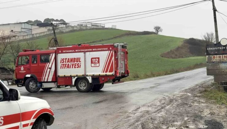 Arnavutköy’de otomobil su kanalına uçtu: Sürücü yaralı