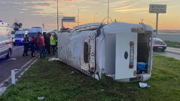 Aydın’da işçi servisi devrildi: Çok sayıda kişi yaralandı!