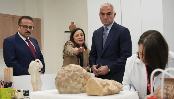 Bakan Ersoy, Türkiye’ye iade edilen eser sayısını açıkladı