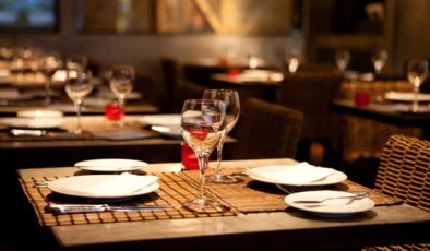 Bakanlık düğmeye bastı: Restoranlarda servis ücreti kaldırılıyor!