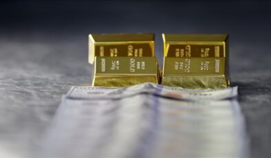 Bankalar altındaki yükselişle birlikte beklentilerini yukarı revize etti