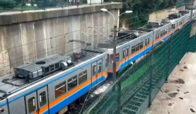 Bayrampaşa’da duran metrodan dumanlar yükseldi