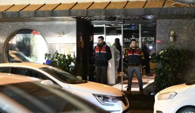 Beşiktaş’ta uyuşturucu operasyonu kapsamında bir otelde arama yapıldı