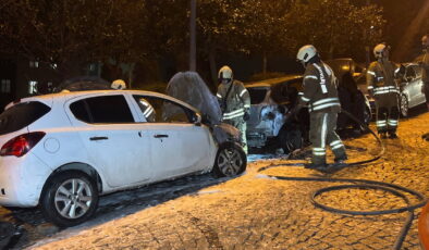 Beşiktaş’ta yangın: 4 otomobil alev alev yandı!