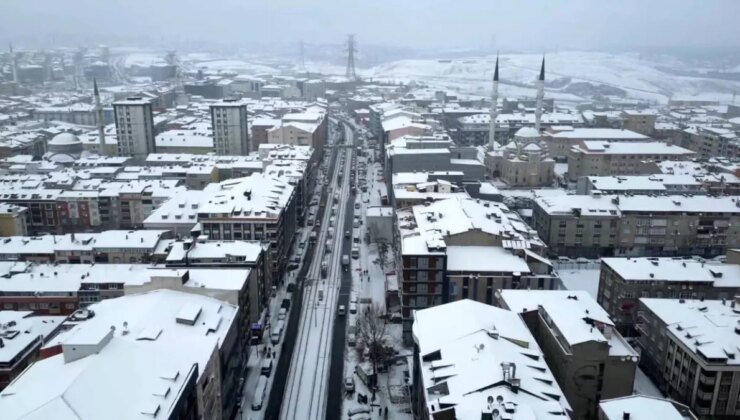 Beyaza bürünen Sultangazi havadan görüntülendi