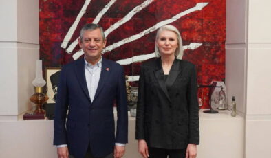 Bilecik Belediye Başkanı Subaşı, CHP Genel Başkanı Özgür Özel ile bir araya geldi