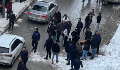 Bitlis’te acı olay: Çatıdan üzerine kar kütlesi düşen Ayşe, hayatını kaybetti