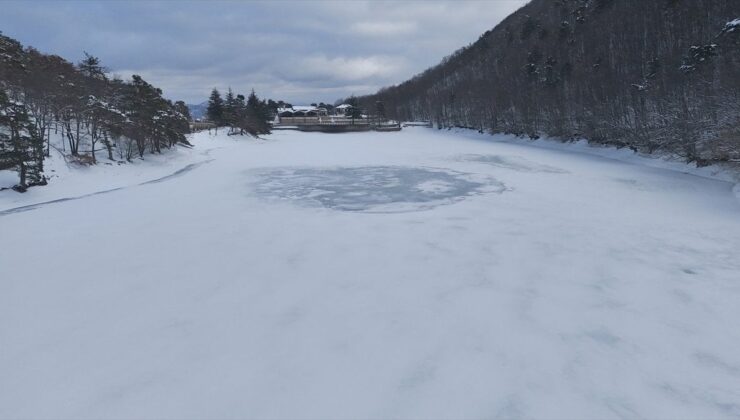 Boraboy Gölü kışa teslim: Göl yüzeyi tamamen buz tuttu
