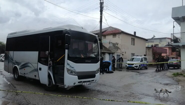 Boşanma aşamasında olduğu kadını sokak ortasında katletti