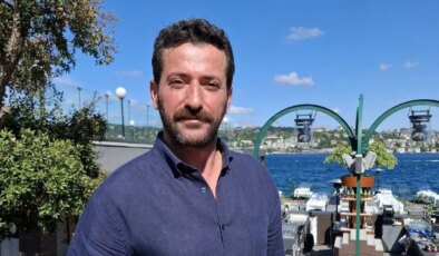 Burç Kümbetlioğlu kimdir? Burç Kümbetlioğlu evli mi, eşi kim? Burç Kümbetlioğlu hangi dizi ve filmlerde oynadı?