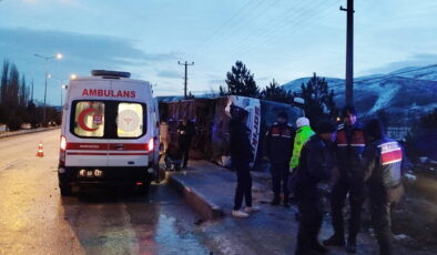 Burdur’da feci kaza… Yolcu otobüsü devrildi: 12 yaralı