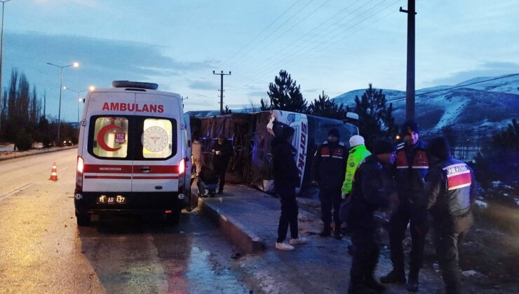 Burdur’da fezi kaza… Yolcu otobüsü devrildi: 12 yaralı
