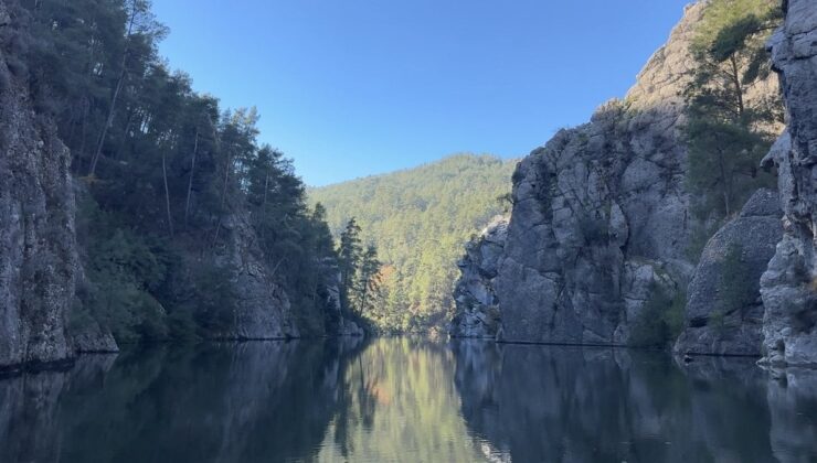 Burdur’da sığla ormanını büyüleyici doğası, tekne turlarıyla görülüyor