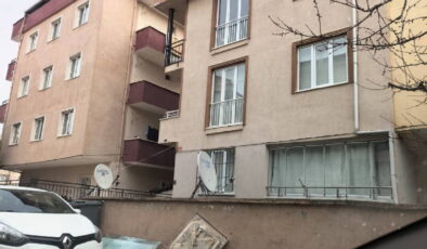 Bursa’da 2 yaşındaki çocuk evlerinin penceresinden düştü!