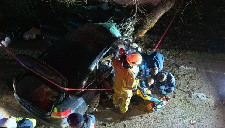 Bursa’da facia gibi kaza! Otomobil ağaca çarptı: 2 ölü, 2 yaralı