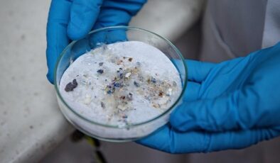 Çamaşır suyundaki mikroplastikler güneş enerjisine dönüştürüldü