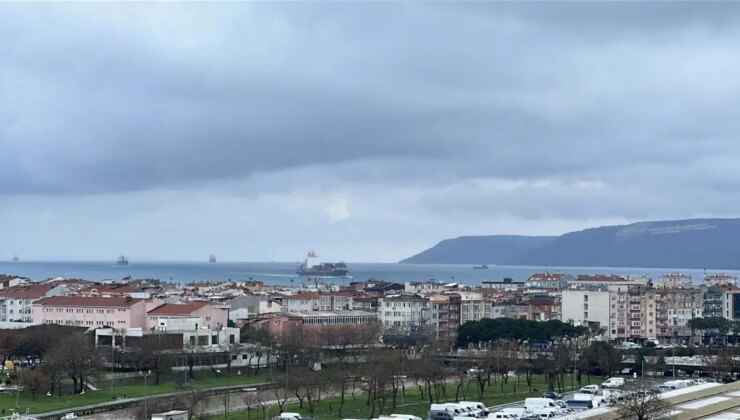 Çanakkale’de boğaz trafiği yeniden açıldı