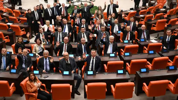 CHP milletvekilleri TBMM’yi terk etmiyor! ‘Bugün de Meclis’i çalıştıramadılar, hepsi gitti’