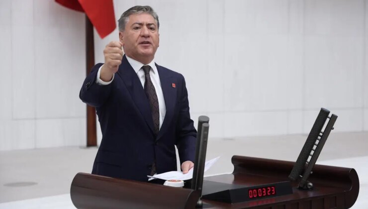 CHP’li Murat Emir’den Meclis’in tatile girmesine tepki: ‘Emekli 20 bin liraya mahkum edilmişken bu Meclis tatil yapamaz!’