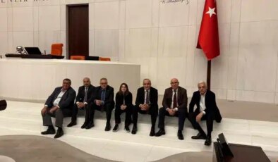 CHP’nin “Meclis’i terk etmeme” eylemi 11’inci gününde: “Emekliyi mağdur eden Erdoğan’dır”