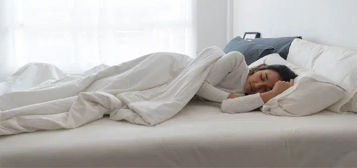 Çorapla uyumak zararlı mı faydalı mı? Bilim insanları açıkladı: Uykuya dalış süresini kısaltıyor