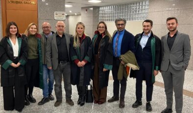 Cumhuriyet yazarı Barış Pehlivan dahil 5 gazetecinin yurt dışı çıkış yasağı kaldırıldı: Şikayetçi bilirkişi S.B. polis zoruyla duruşmaya getirilecek