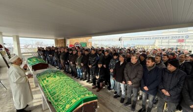 Cüneyt Özdemir’in annesi Hamiyet Özdemir, son yolculuğuna uğurlandı