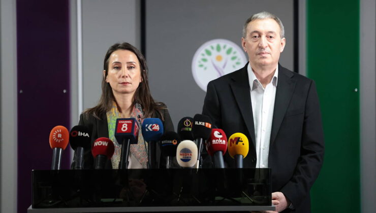 DEM Parti Eş Genel Başkanlarından Suriye’de yaşananlara tepki: ‘Türkiye, Suriye’de barışın tesis edilmesi için rol oynamalı’