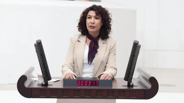 DEM Partili Türkoğlu’ndan, Adalet Bakanı Tunç’a: ‘Kadınlara karşı işlenen suçlara tepki göstermek suç mu?’