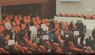 DEM Parti’liler Halep’teki çatışmayı protesto etti