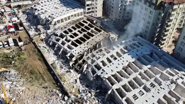 Depremde 269 kişiye mezar olan Rönesans Rezidans davasında mahkemeden “olası kast” talebine ret