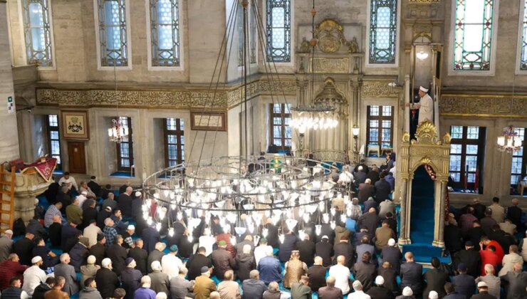 Diyanet’ten Cuma hutbesinde ‘dinde aşırılık’ uyarısı: ‘Bu yapılara karşı dikkat’