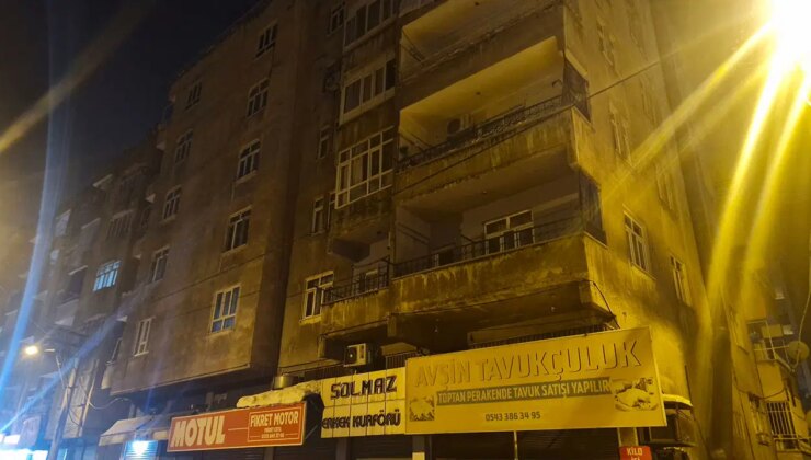 Diyarbakır’da kolon çatlağı nedeni ile iki bina tahliye edildi