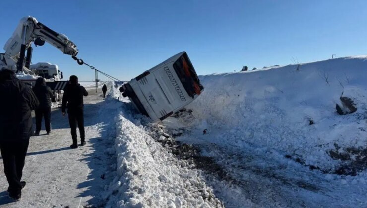 Diyarbakır’da yolcu otobüsü devrildi: Yaralılar var!
