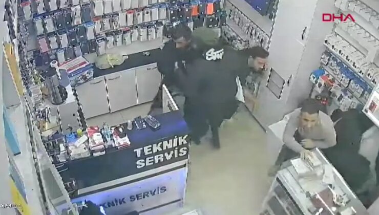 Doğubank iş hanında silahlı çatışma çıktı: Kaçanlar iş yerine sığındı