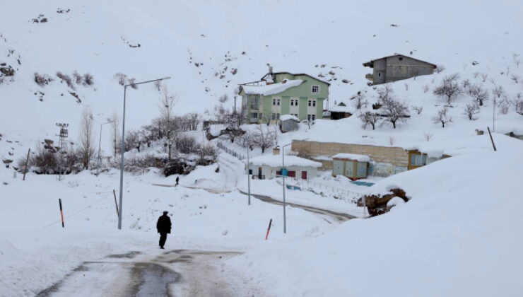 Doğu’da kar esareti… 5 ilde 1119 yerleşim yerine ulaşım sağlanamıyor!