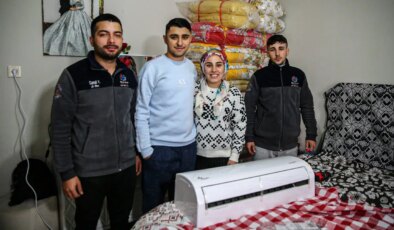 Düğünde gelin ve damada takı yerine klima hediye etti!