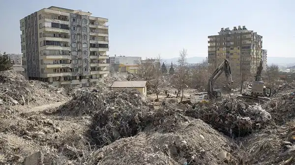 Ebrar Sitesi K Blok’a ait yeni bilirkişi raporu: Zemin araştırması yapılmadan imara açıldı