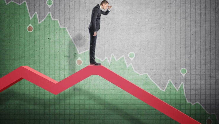 Ekonomist Atilla Özkan: ‘Kriz bir kanser gibi bünyeyi tüketiyor, orta sınıf tarih oldu’