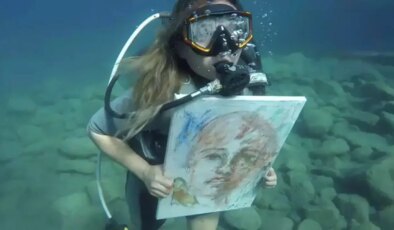 Emekli hemşire, su altında resim yapıyor: ‘Bir balık gibi yaşamayı öğrendim’