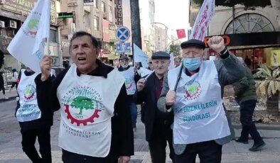 Emekliler eylemde: ‘Artık susmayacağız, evlerimize kapanmayacağız’