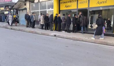 Emekliler ücretsiz yemek kuyruğunda: ‘Hiç olmazsa bir gün öğünümü savıyorum…’