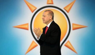 Erdoğan bugün 3 vekile rozet taktı… İlk tepki partisinden geldi: ‘Yaşanan mutluluk geçici’