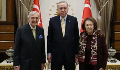 Erdoğan, Rahmi Koç ve Semahat Arsel’i Cumhurbaşkanlığı Sarayı’nda kabul etti