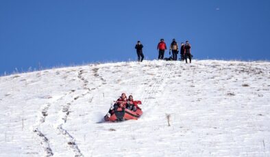 Erzurum’da dondurucu soğukta macera
